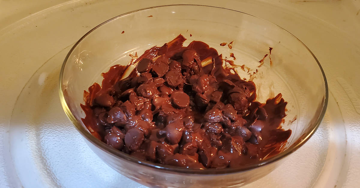 Chocolate custard dark chocolate in mocrowave at 1 minute